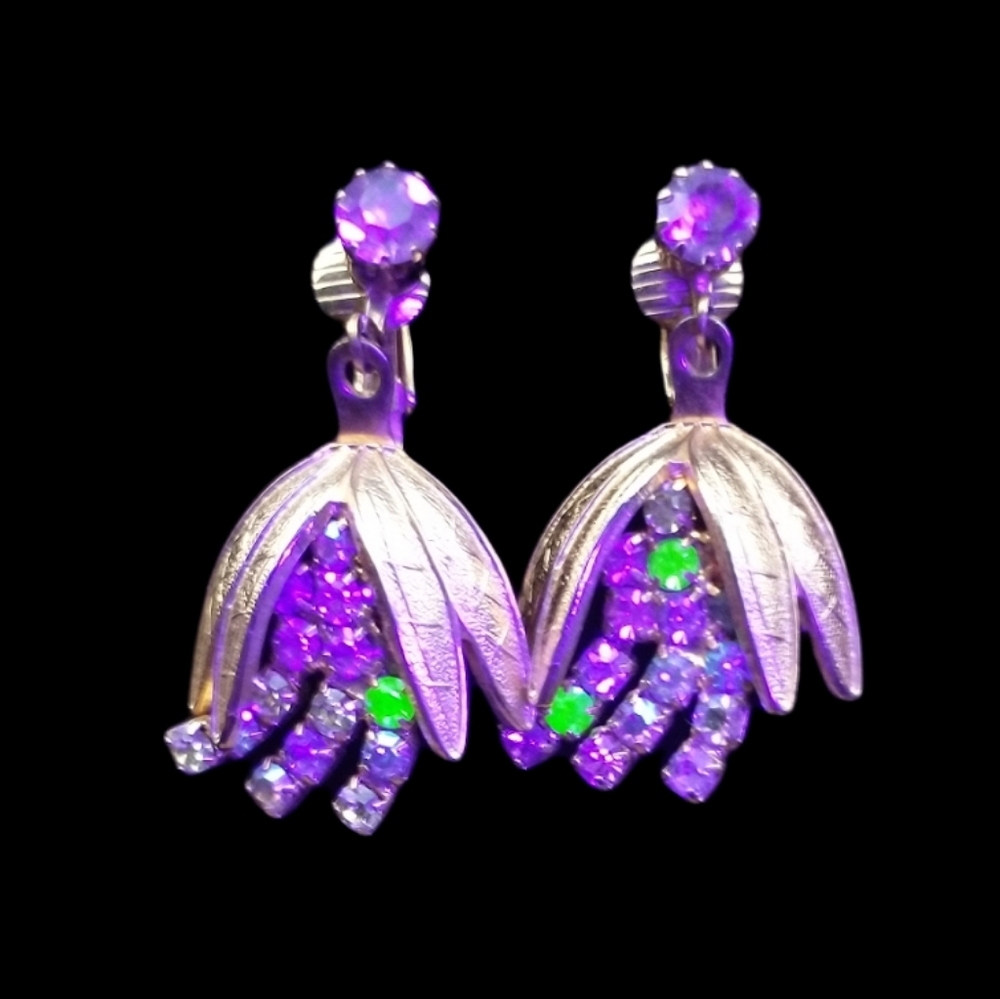 Vintage uranium AB rhinestone flower dangling clip on earrings gold tone